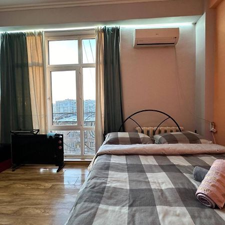 1-Room Apart. 21 On Usenbaeva 52 Near Eurasia Shopping Center Bishkek Exterior photo