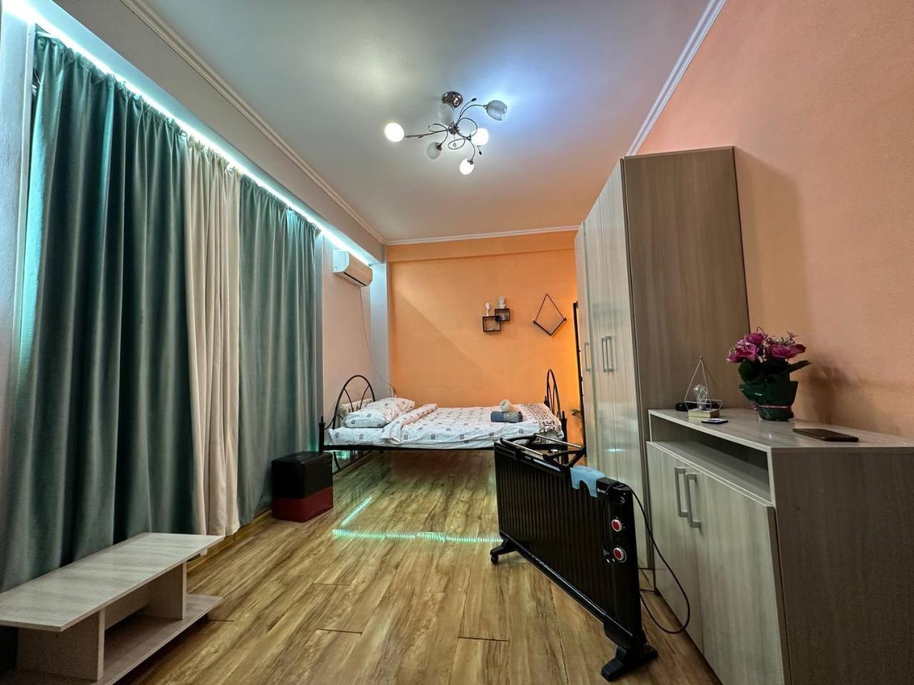 1-Room Apart. 21 On Usenbaeva 52 Near Eurasia Shopping Center Bishkek Exterior photo